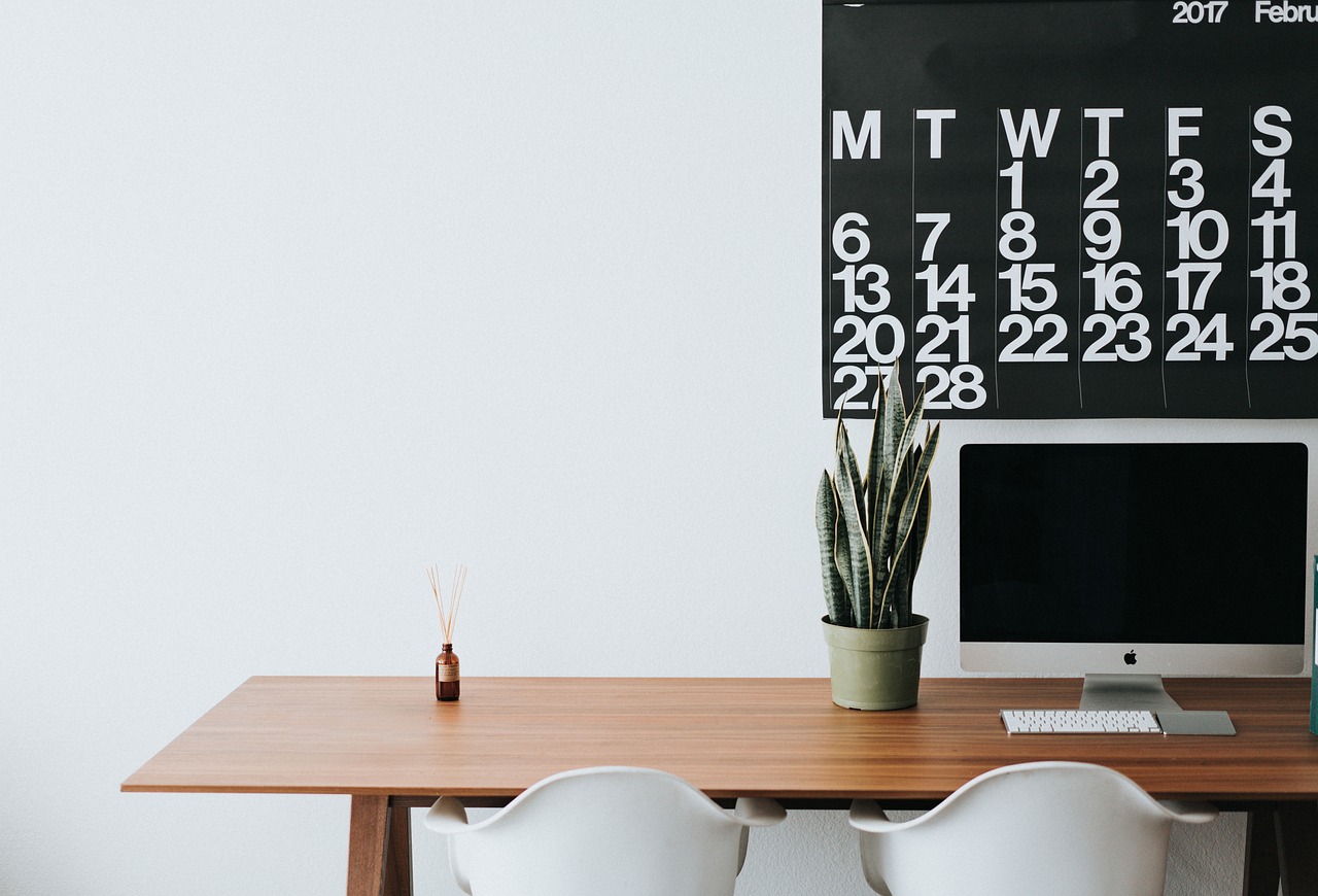 Apple, computer, browser — Adopt A Purchasing Strategy to Reduce Your Supply Chain Risks