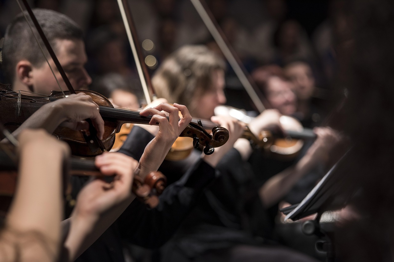 Violins, musicians, orchestra — Convert Your Bonus Into Cash