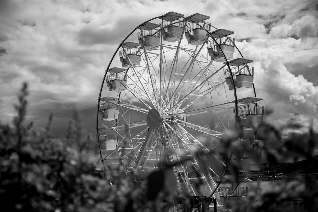 Ferris wheel, ride, entertainment — Does it really give you a peace in your mind to learn ballroom dancing?