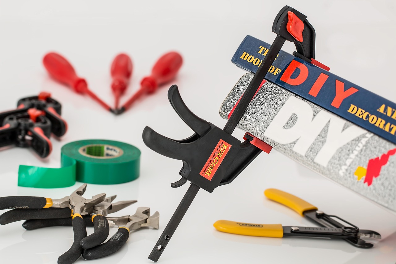Diy, do-it-yourself, repairs — How much does it cost to contract a gutter cleaning service provider