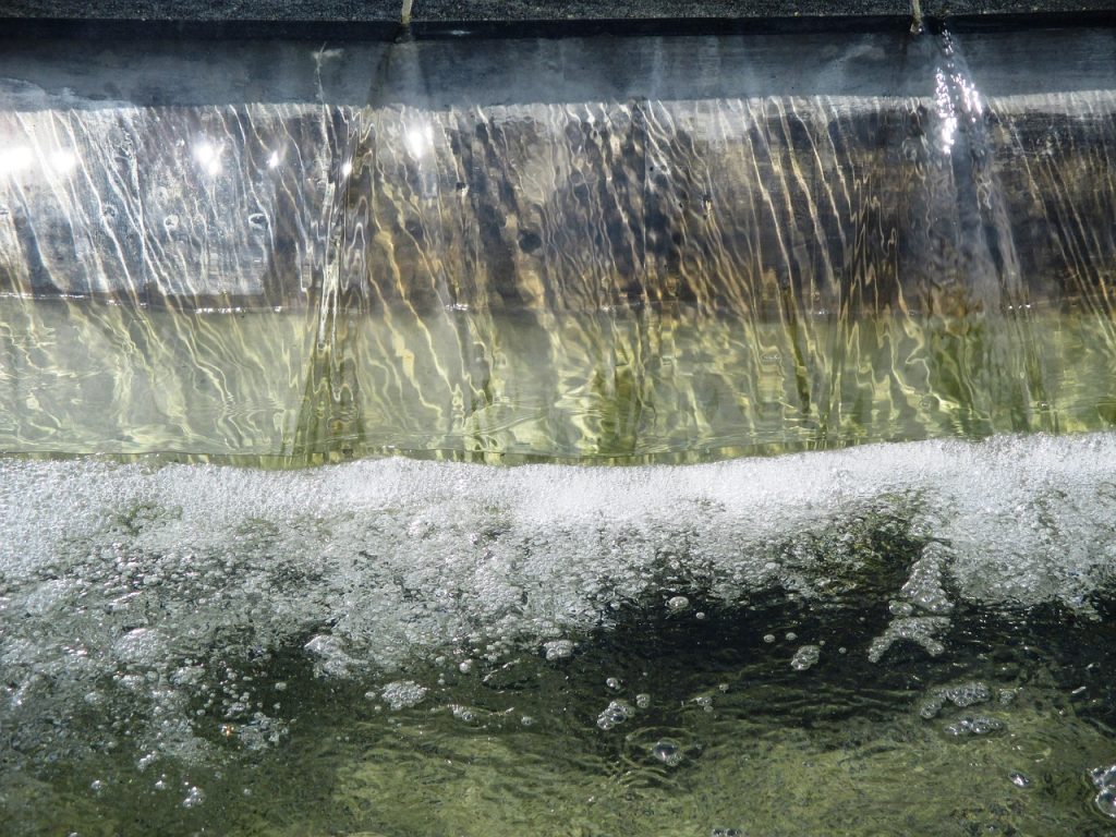 Fountain, water, pool of water — Learn Some Effective and Intense Techniques to Use the Vibrators