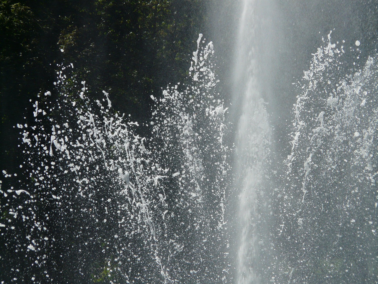 Fountain, water, water feature — Royal Reels: Regal Riches in Every Spin