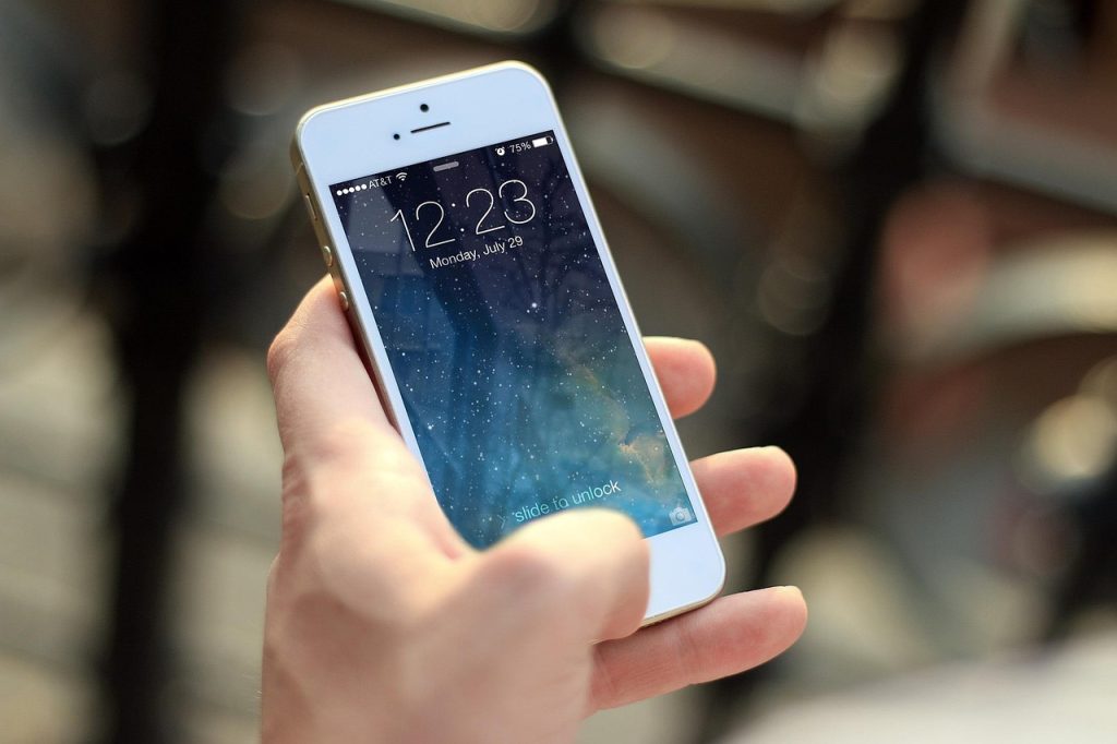 Iphone, smartphone, apps — Solo Band - Is Working With Technology the Way to Go?