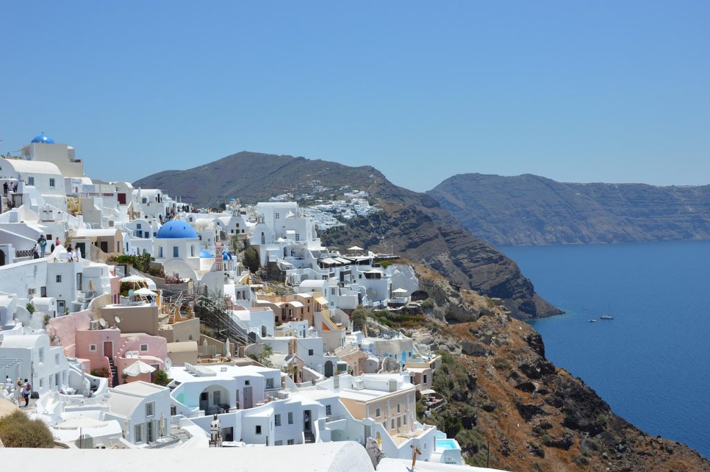 San torini features, island, city — What is the Comparison of an SLR and a DSLR?
