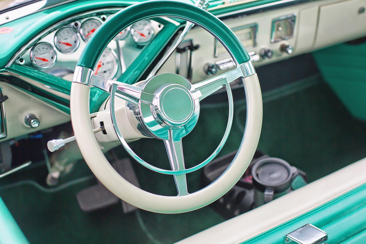 Vintage car, steering wheel, turquoise — What Vehicle Is A Best Buy?